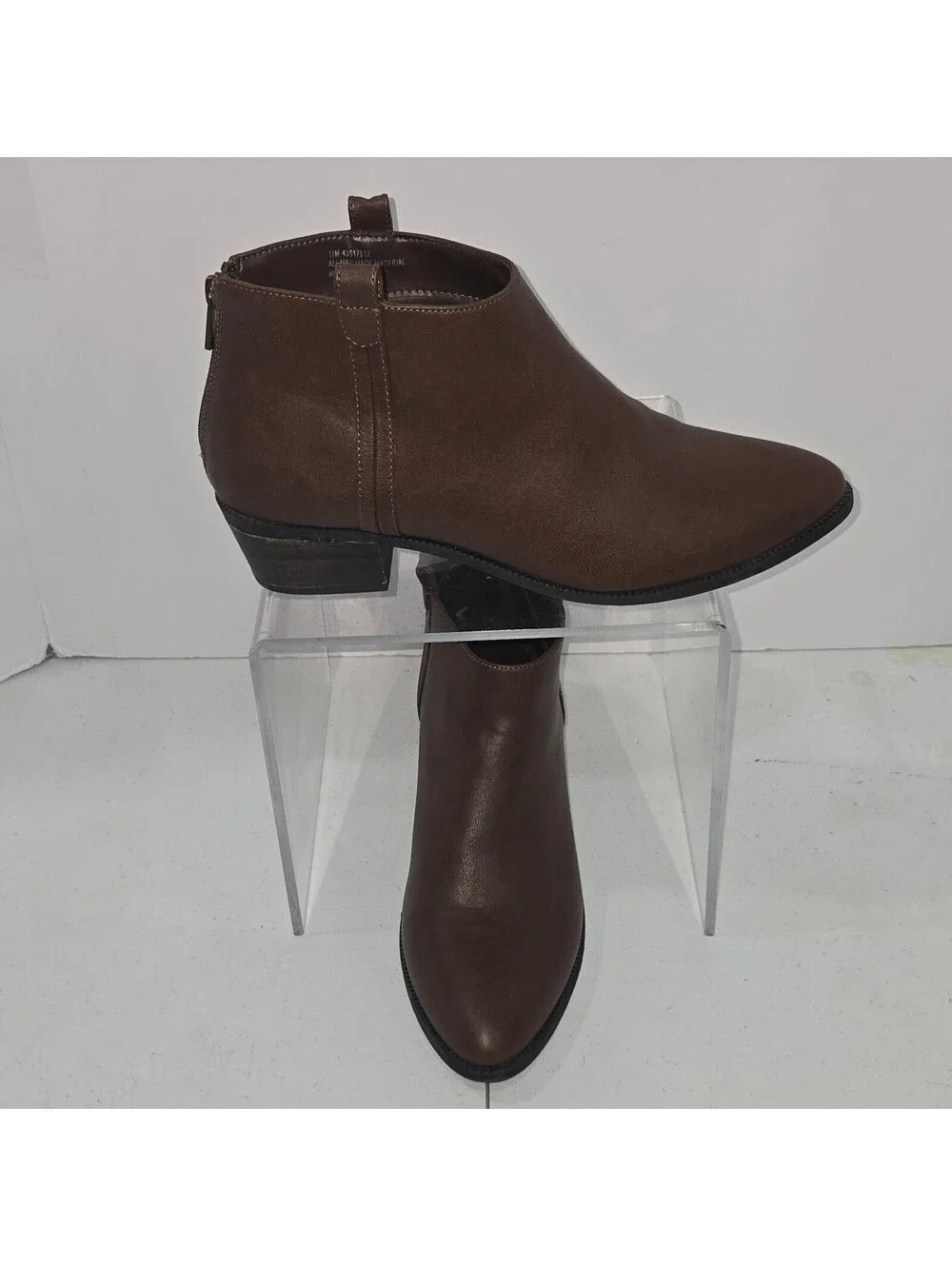 C. EST. 1946 Women’s Brown Ankle Booties Size 11M back zip almond toe man made